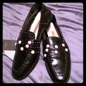 Stylish leather flats